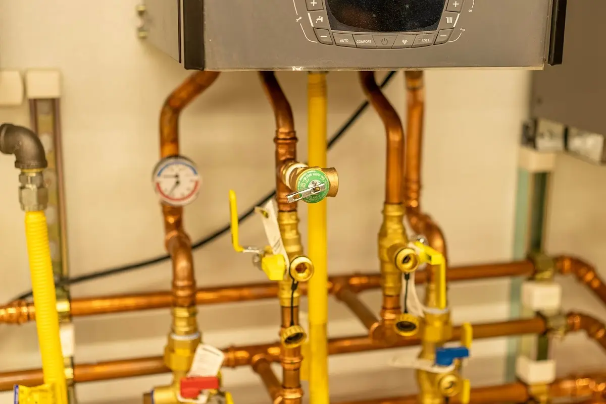 Licensed technician providing Slab Leak Repair for a homeowner in Mirrormont